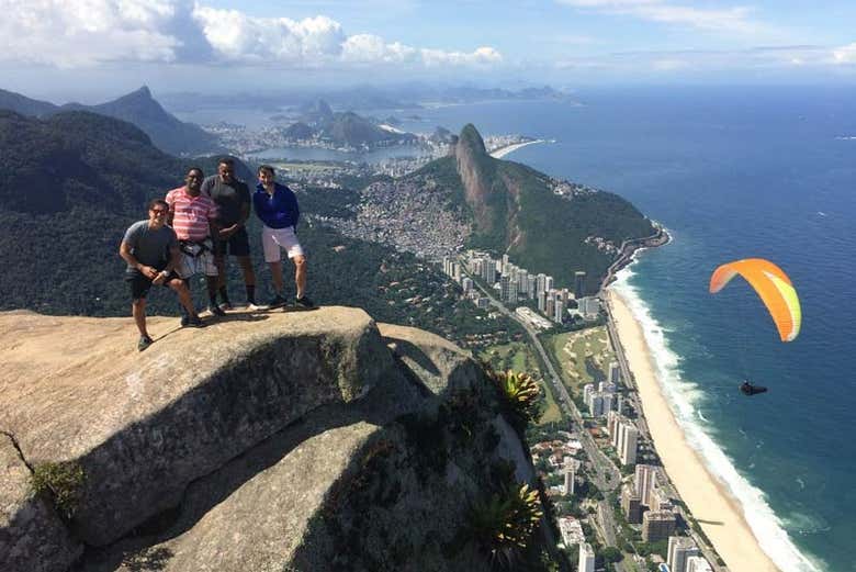 Aproveitando as vistas da costa carioca