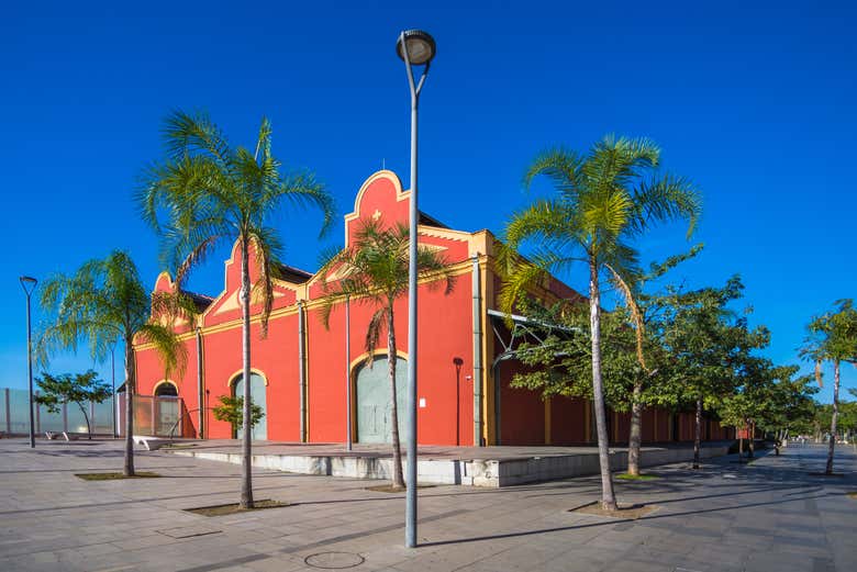 Antiguos almacenes en el Bulevar Olímpico