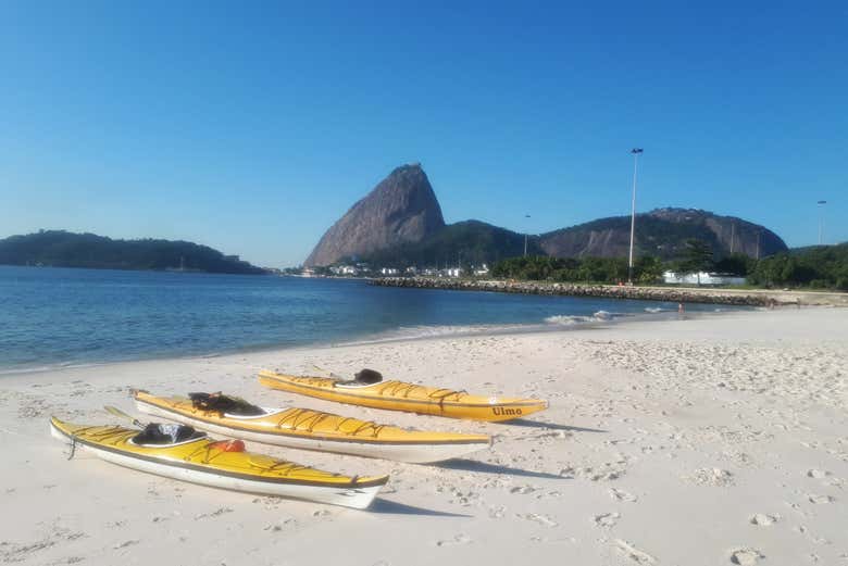 Kayaks next to Sugarloaf Mountain