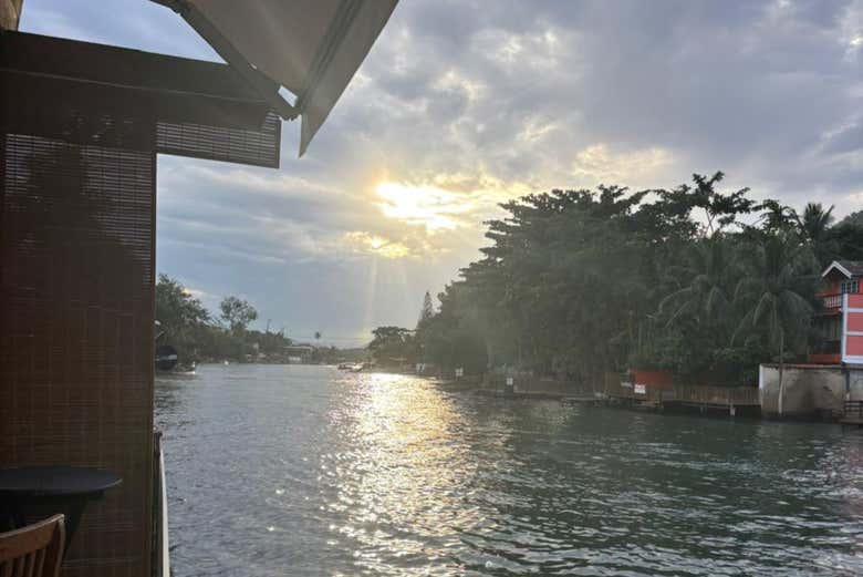 Durante o pôr do sol na Barra da Tijuca