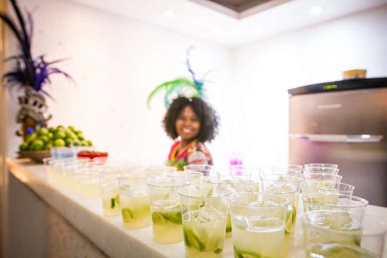 Hora de matar a sede com uma caipirinha