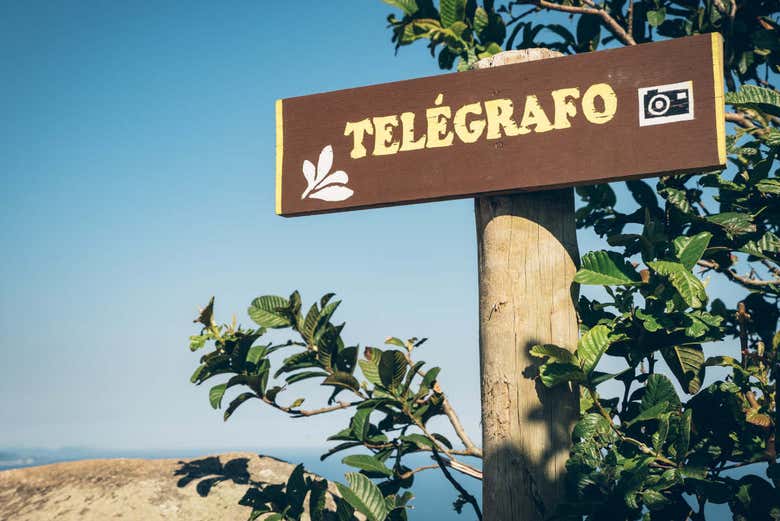 Placa indicativa da Pedra do Telégrafo