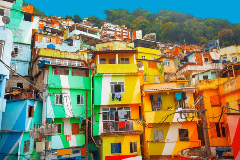 La favela Santa Marta destaca por sus casas de colores