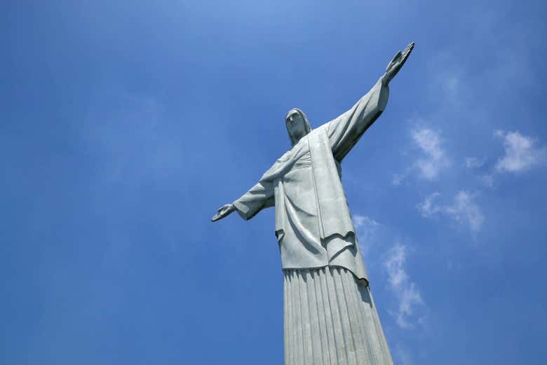 Une statue du Christ Rédempteur