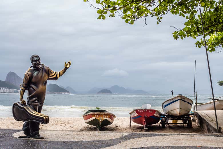 Explore the beaches that served as inspiration for the artists