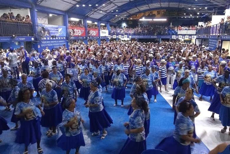 Ensaiando as coreografias do Carnaval
