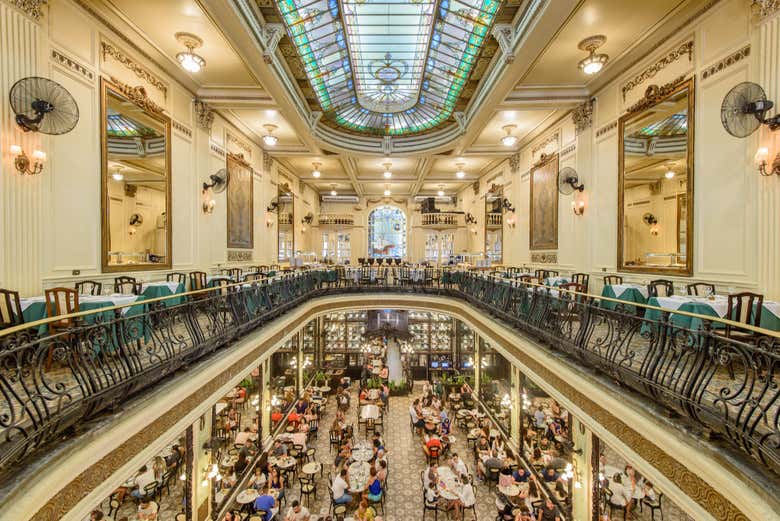 Interior de la mítica Confeitaria Colombo
