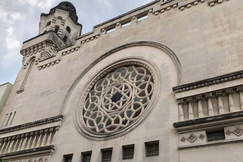 The facade of a synagogue in Rio de Janeiro