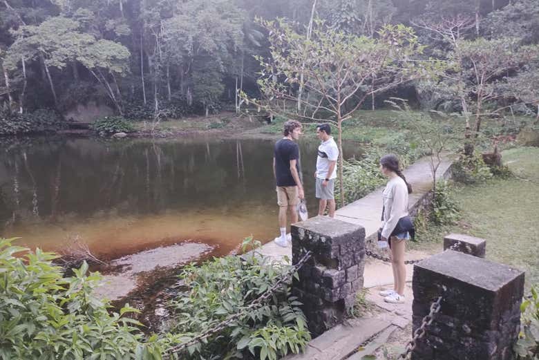 Admirando el lago da Solidão