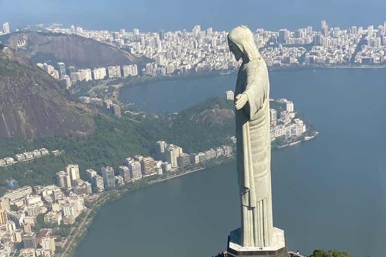 Sobrevolaremos el Cristo Redentor de Río de Janeiro