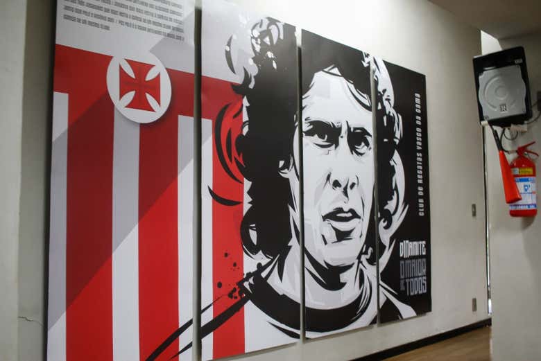 Mural do jogador de futebol Roberto Dinamite