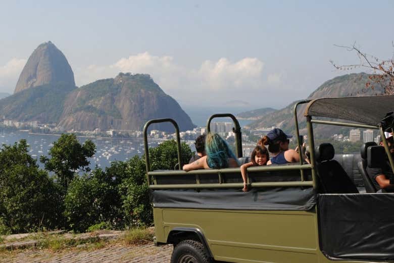 Vistas al Pan de Azúcar durante el tour en 4x4