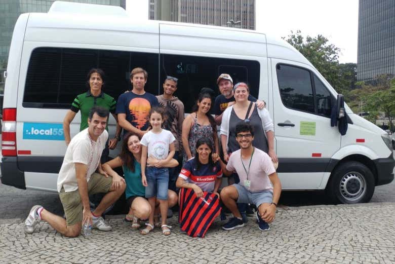 Grupo listo para empezar el tour