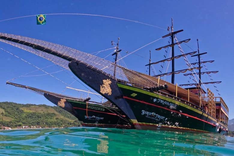 Você vai adorar a experiência a bordo do barco pirata