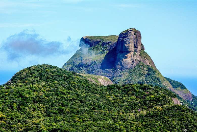 Pedra da Gávea, um dos símbolos da cidade