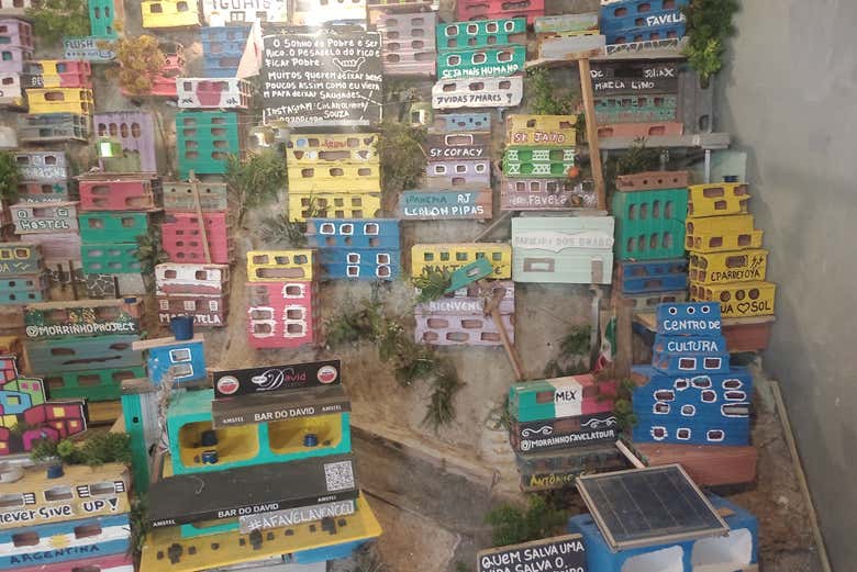 Maquete da favela da Babilônia