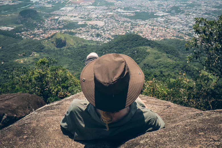 Admirando el paisaje del Parque Nacional da Tijuca