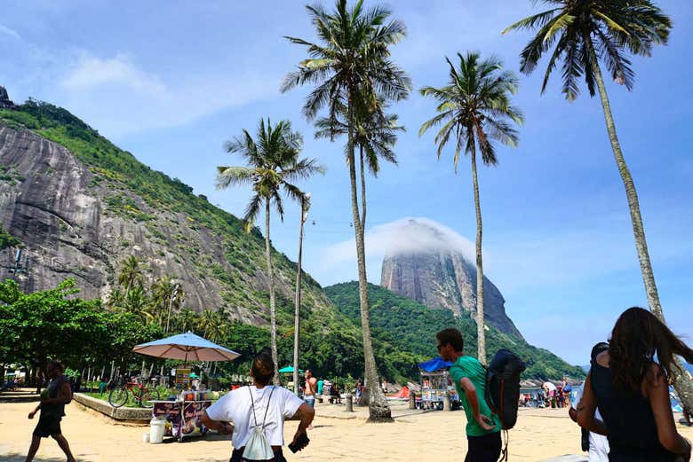 Vistas da praia do morro Pão de Açúcar