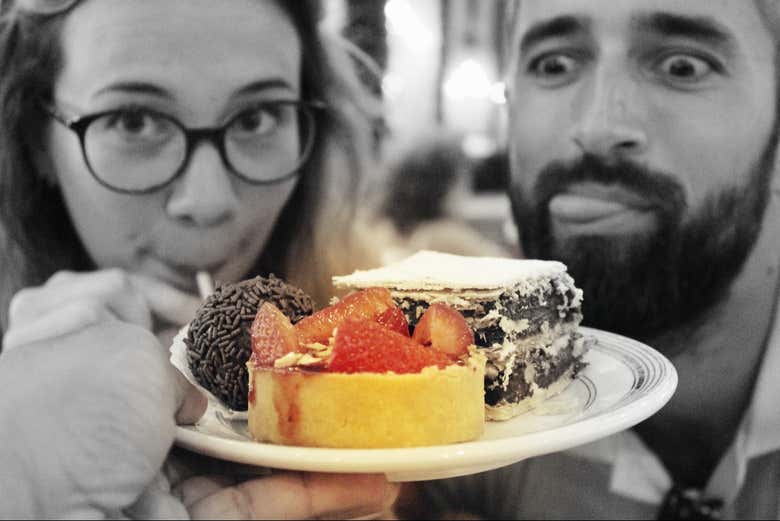 Provando sobremesas brasileiras na Casa Cavé