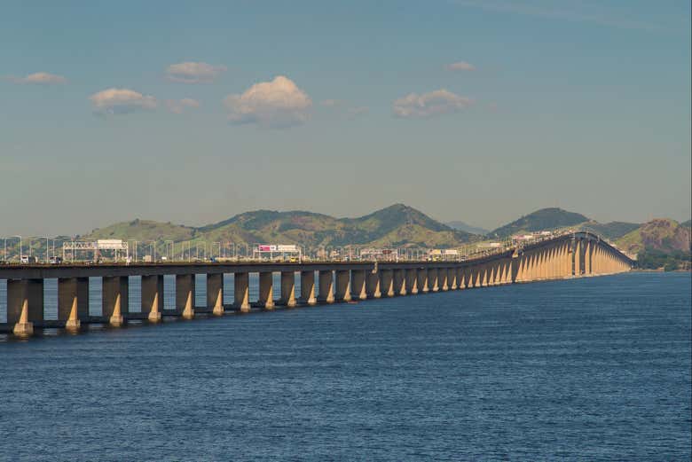 Cruzando a baía de Guanabara
