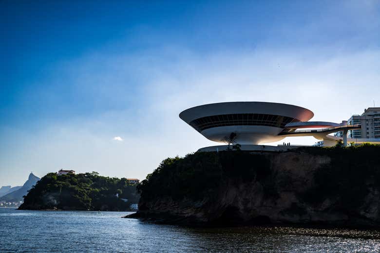 Admiraremos el Museo de Arte Contemporáneo de Niterói