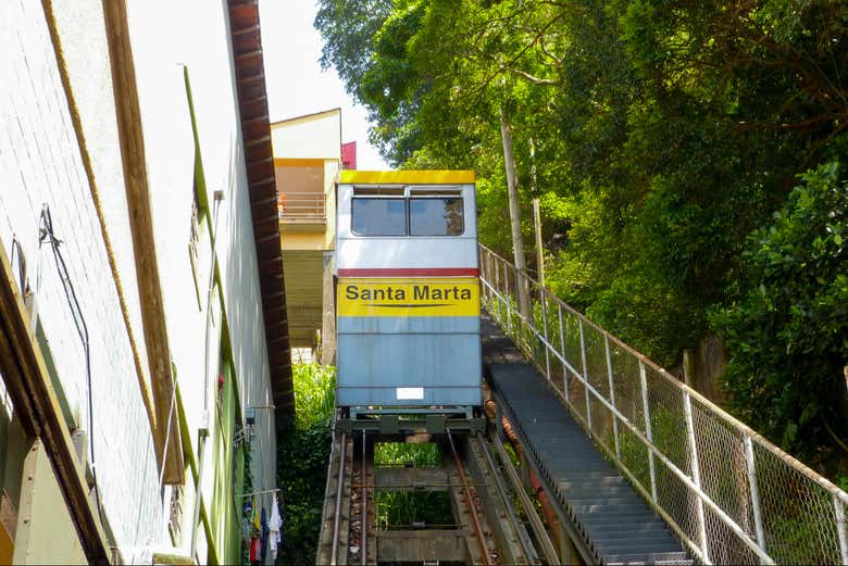 Subiremos al funicular de Santa Marta