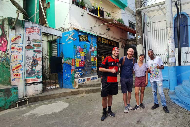 Passeando pela favela Santa Marta