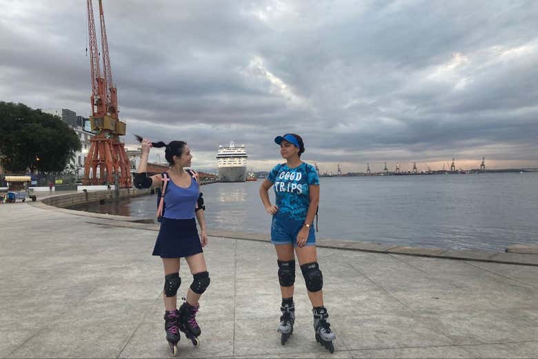 Skating along Olympic Boulevard