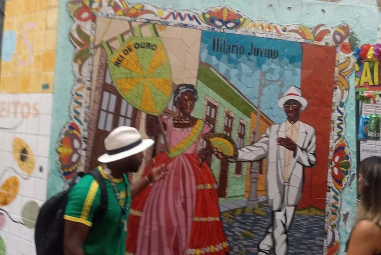 Mural de mosaico en honor a Hilário Jovino Ferreira