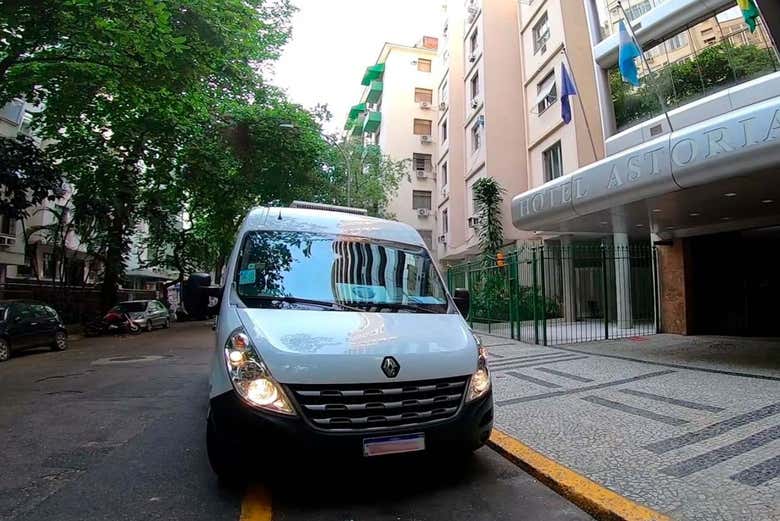 Podemos passar para buscá-lo no seu hotel