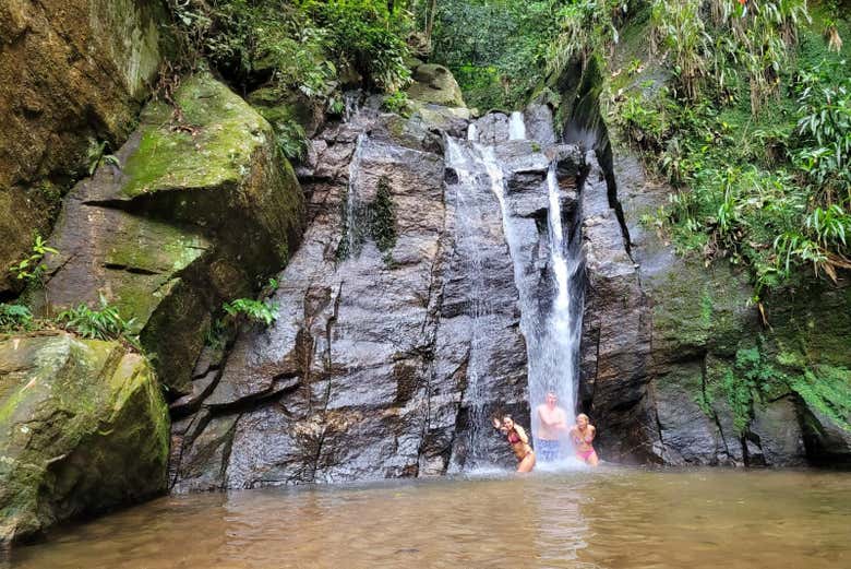 Baignez-vous dans les cascades