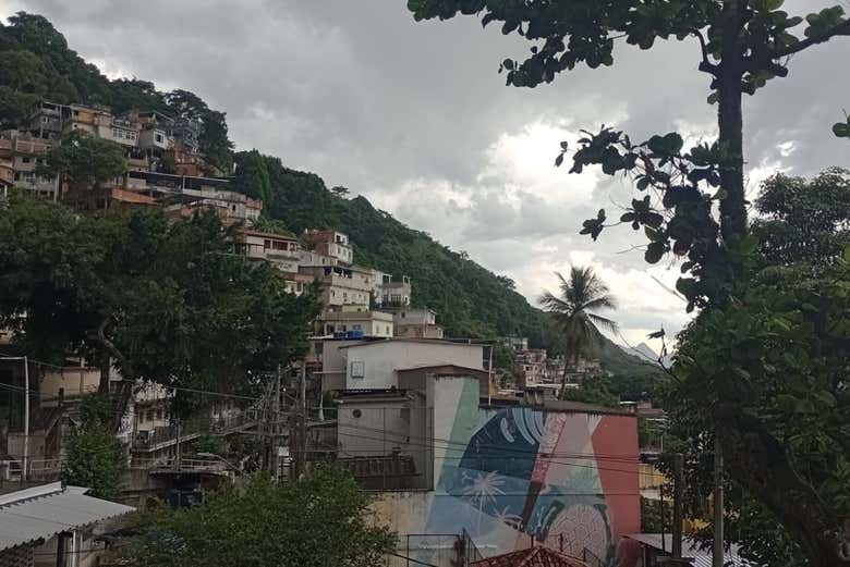 Vistas da favela da Babilônia