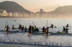 Paddle surf em Copacabana ao amanhecer