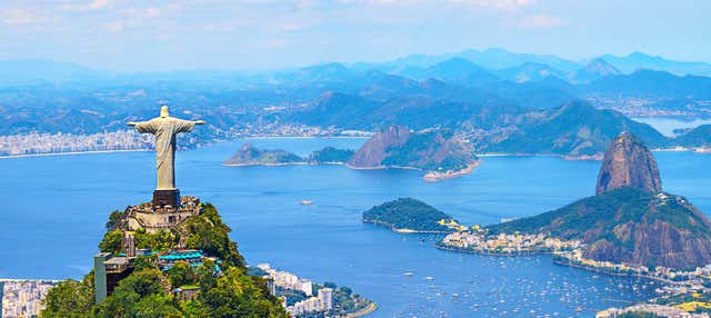 Cristo Redentor en el tren de Corcovado + Tour por Río