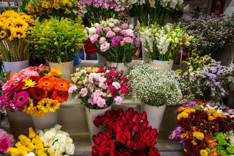 Flores em uma banca do mercado