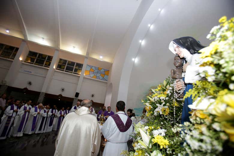 Interior del santuario de Irmã Dulce