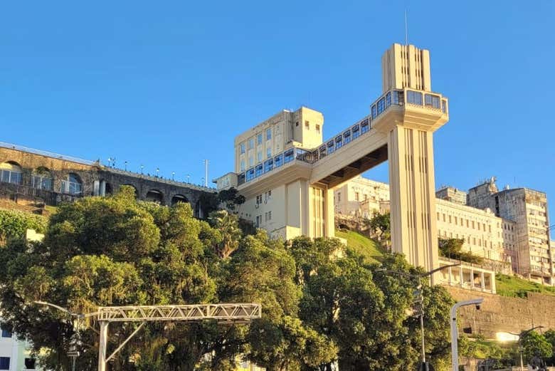 Marvel at the Lacerda Elevator