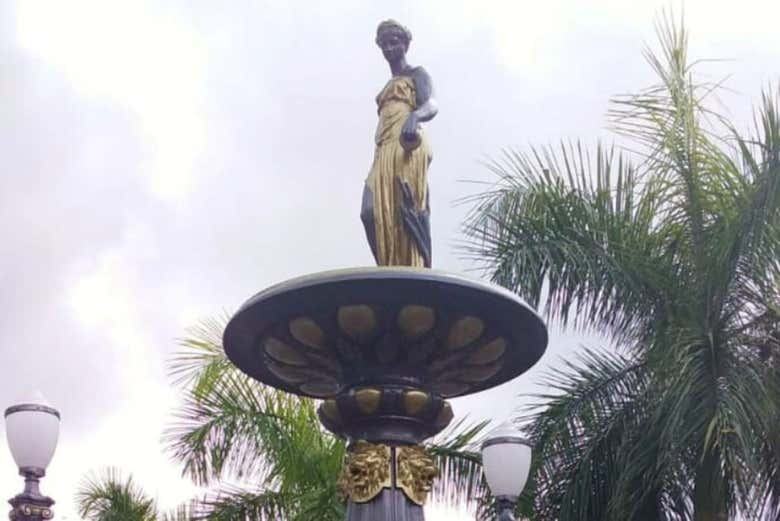 In piazza di Santo Amaro