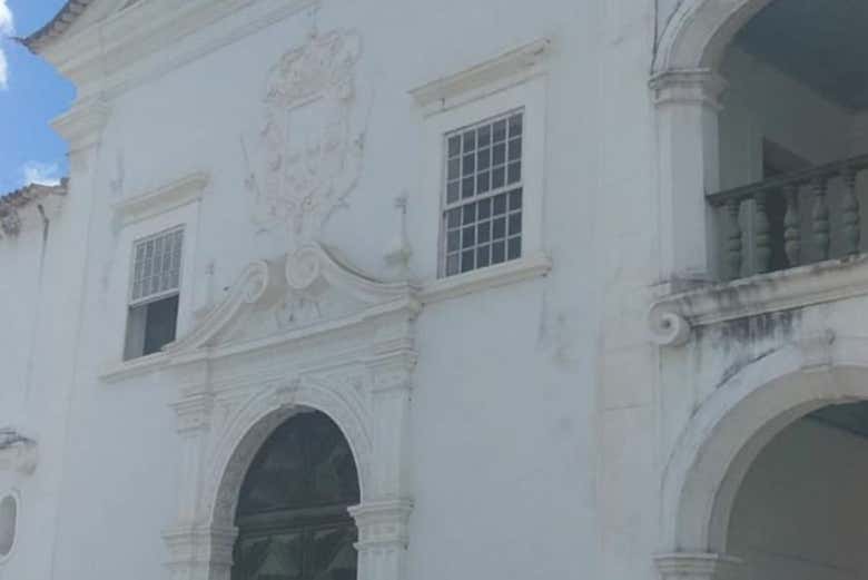 La facciata di una chiesa del Recôncavo Baiano