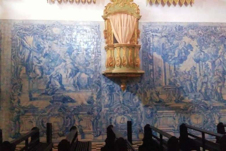 All'interno di una delle chiese che visiteremo