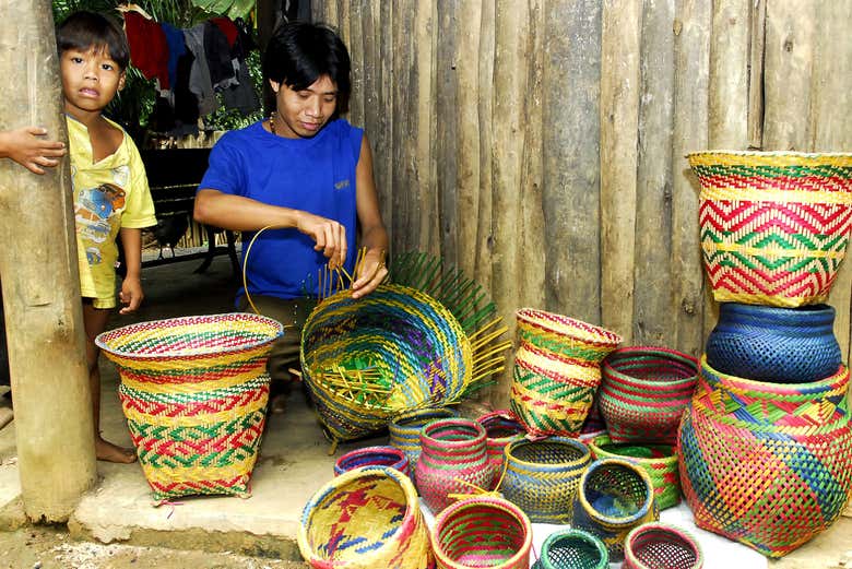 Handicrafts in the village of Ribeirão Silveira