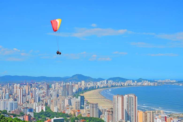 Voo de parapente e vistas de São Vicente
