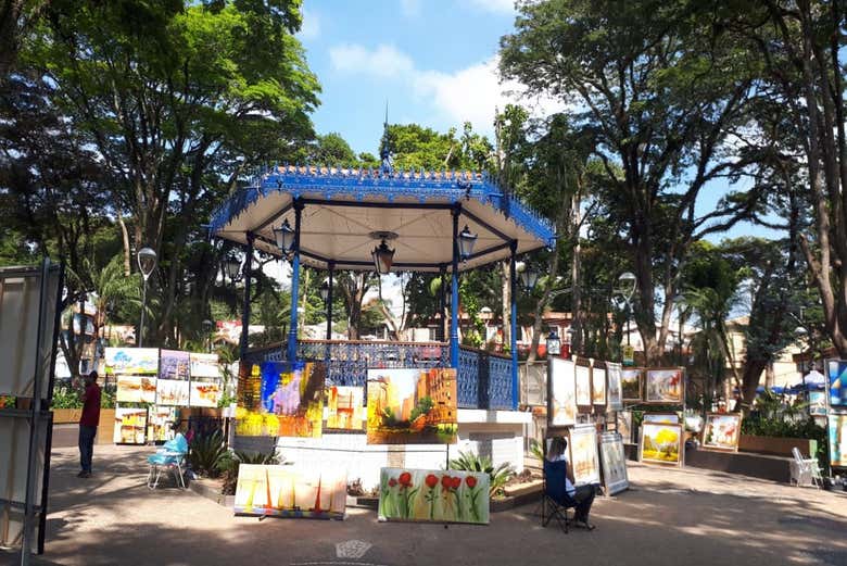 Artesãos em Embu
