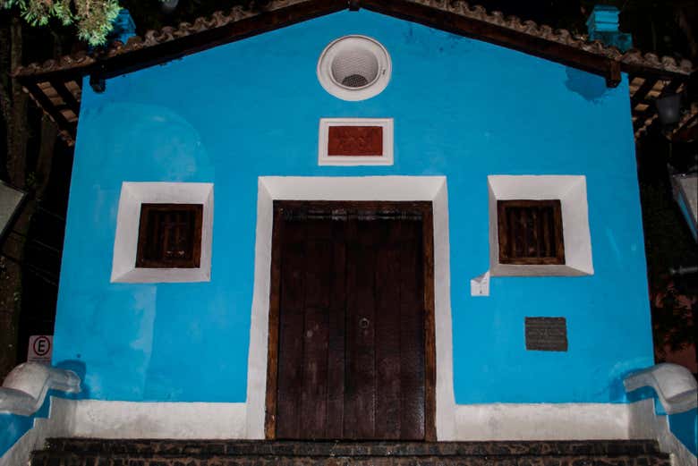 Contemplando a capela de São Lazaro