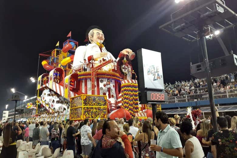 Carro alegórico do carnaval de São Paulo