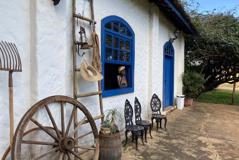 Uma das residências na fazenda Tozan