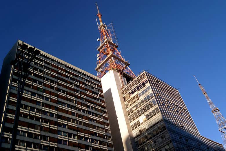Discover the cutting-edge architecture of Paulista Avenue