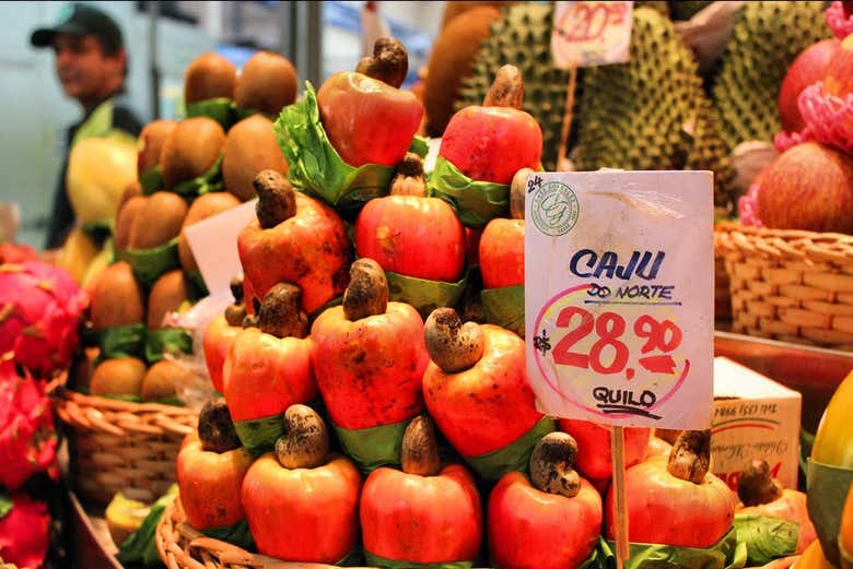 Bancarella di frutta nel Mercato Municipale di San Paolo