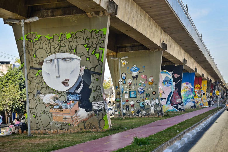 Graffiti sul viadotto di San Paolo