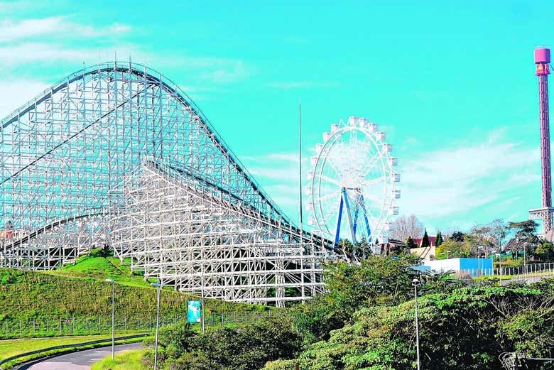 Ride exciting roller coasters at Hopi Hari